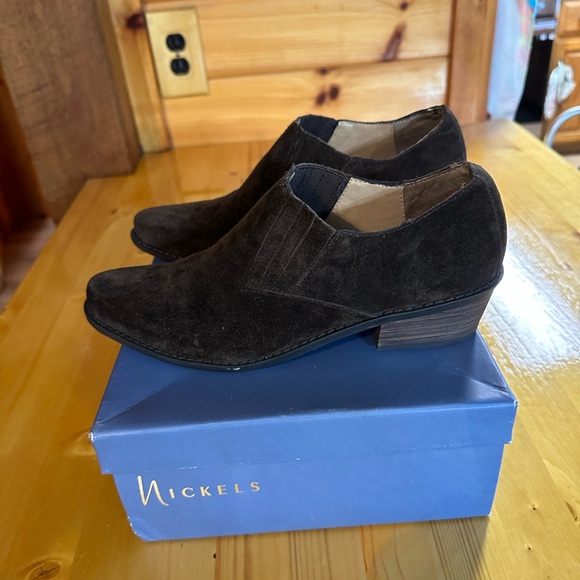 These are Nicole’s women’s dress boots! Black Swede Like new with box ! 9 1/2 - Picture 4 of 7